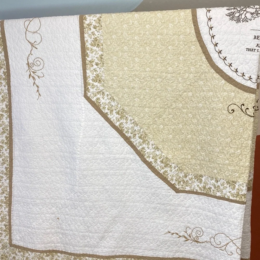 Vintage Patchwork quilt 43x43” machine embroidered cream beige white full queen